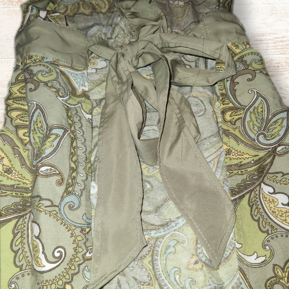 Wellesley Manor Holiday Collection, Paisley Apron, One Size - Picture 6 of 8